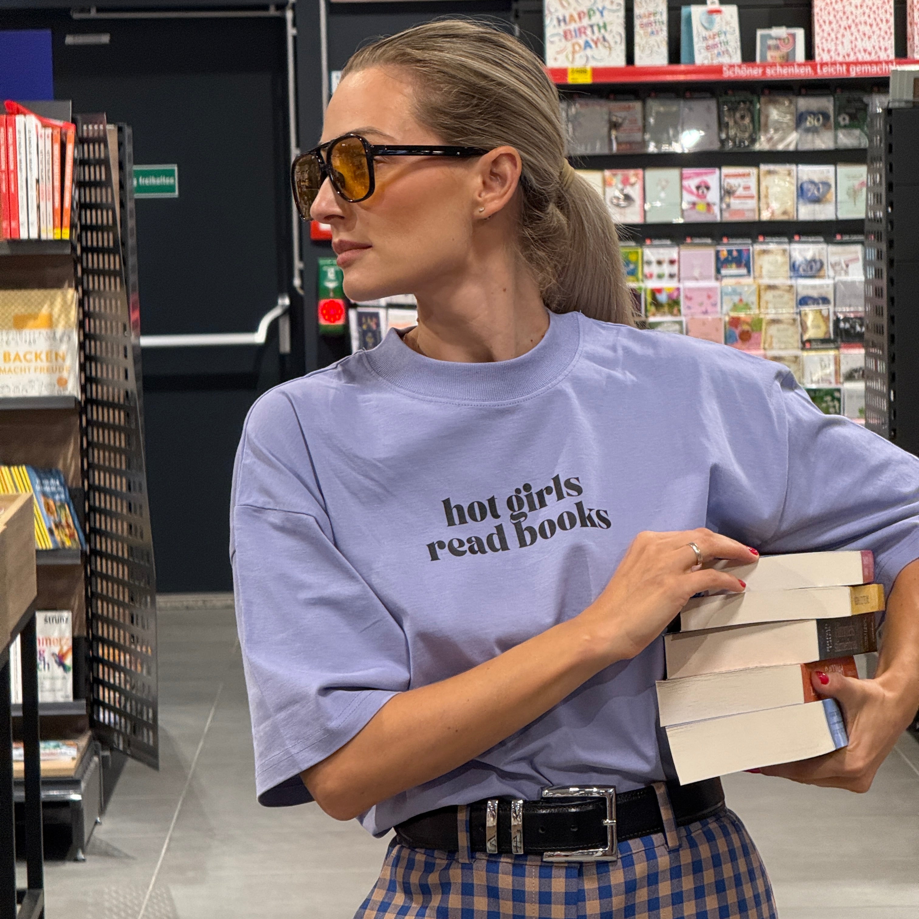 T-Shirt "hot girls read books & journal" (Unisex)